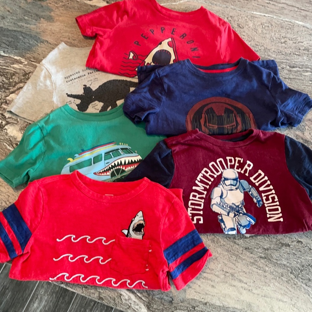 Boys bundle size small Gap shirts